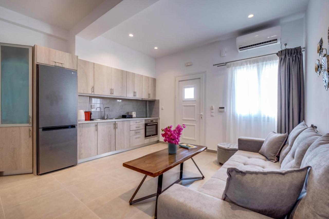 Blue Magic Villas 아이아파라셰비 외부 사진
